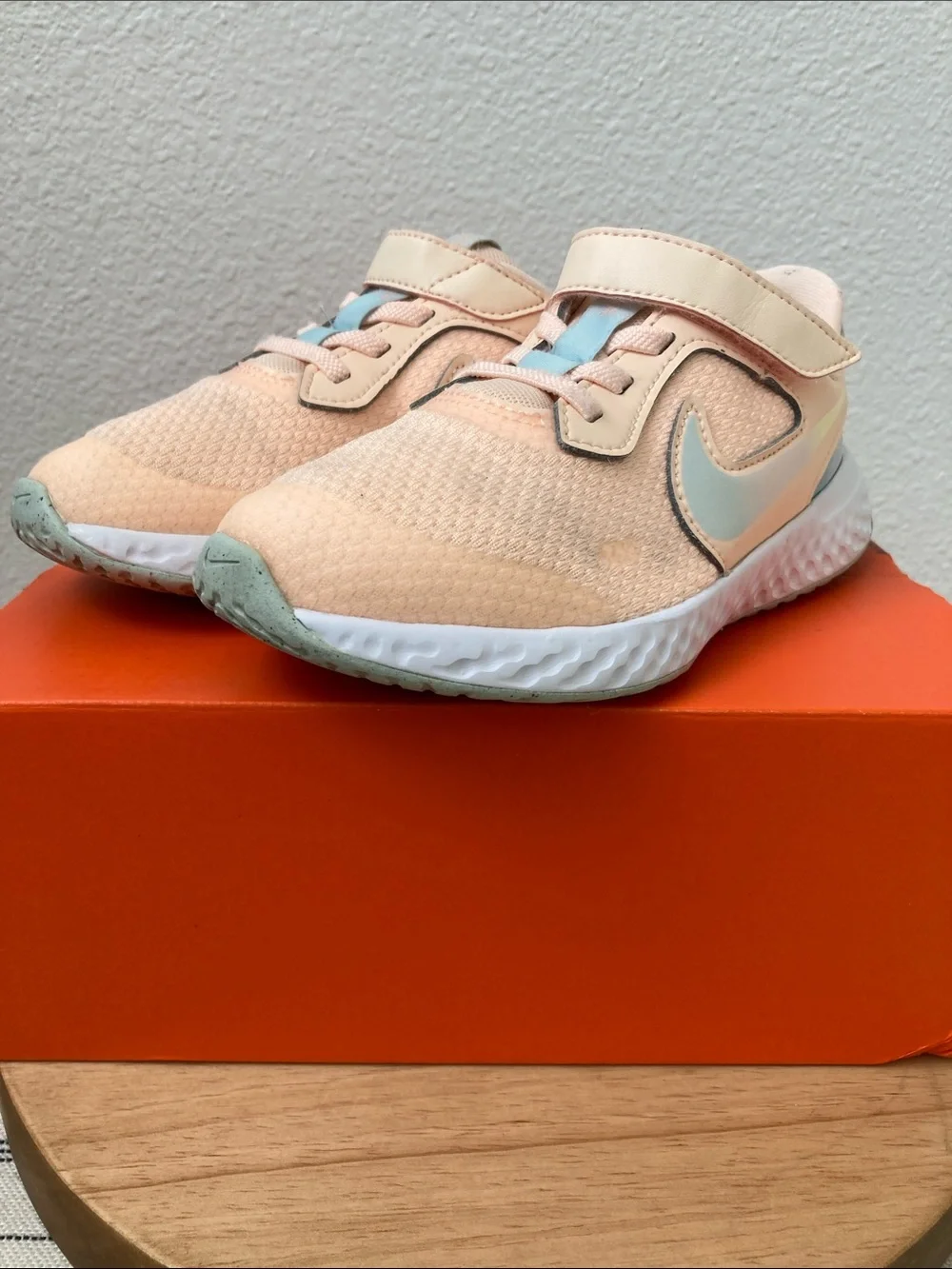 SALE! 50% Off Nike Kids Peach and White Lightweight Sneaker Size: 13c